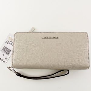 Michael Kors Mercer Travel Continental Wristlet